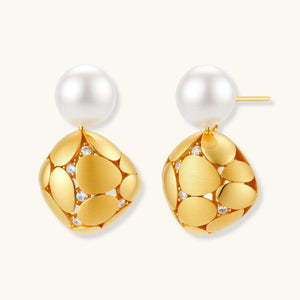 Korali Pearl Earrings